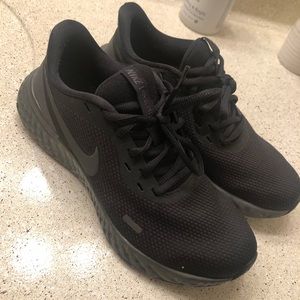 Nike running shoes - only worn a couple times